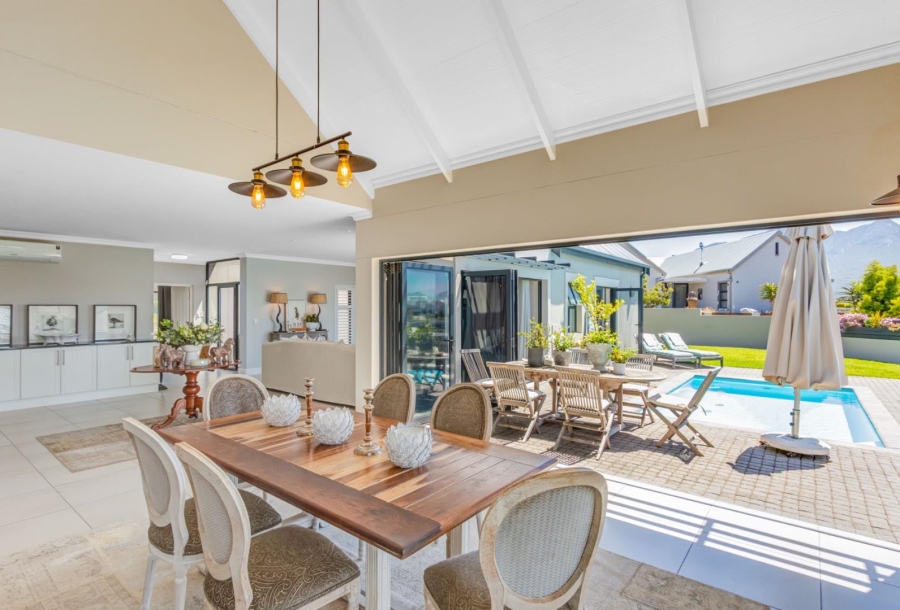 5 Bedroom Property for Sale in Kingswood Golf Estate Western Cape